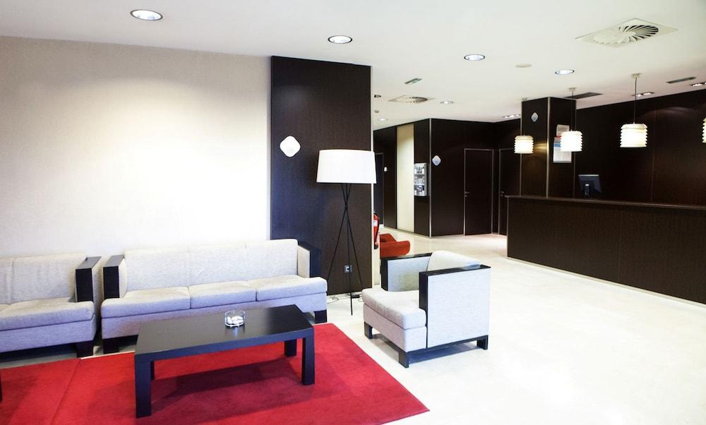 Azz Pamplona Norte Hotel Екстер'єр фото